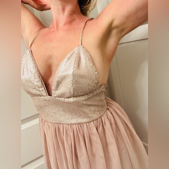 Blush sequin Plunge dress - Picture 1 of 5